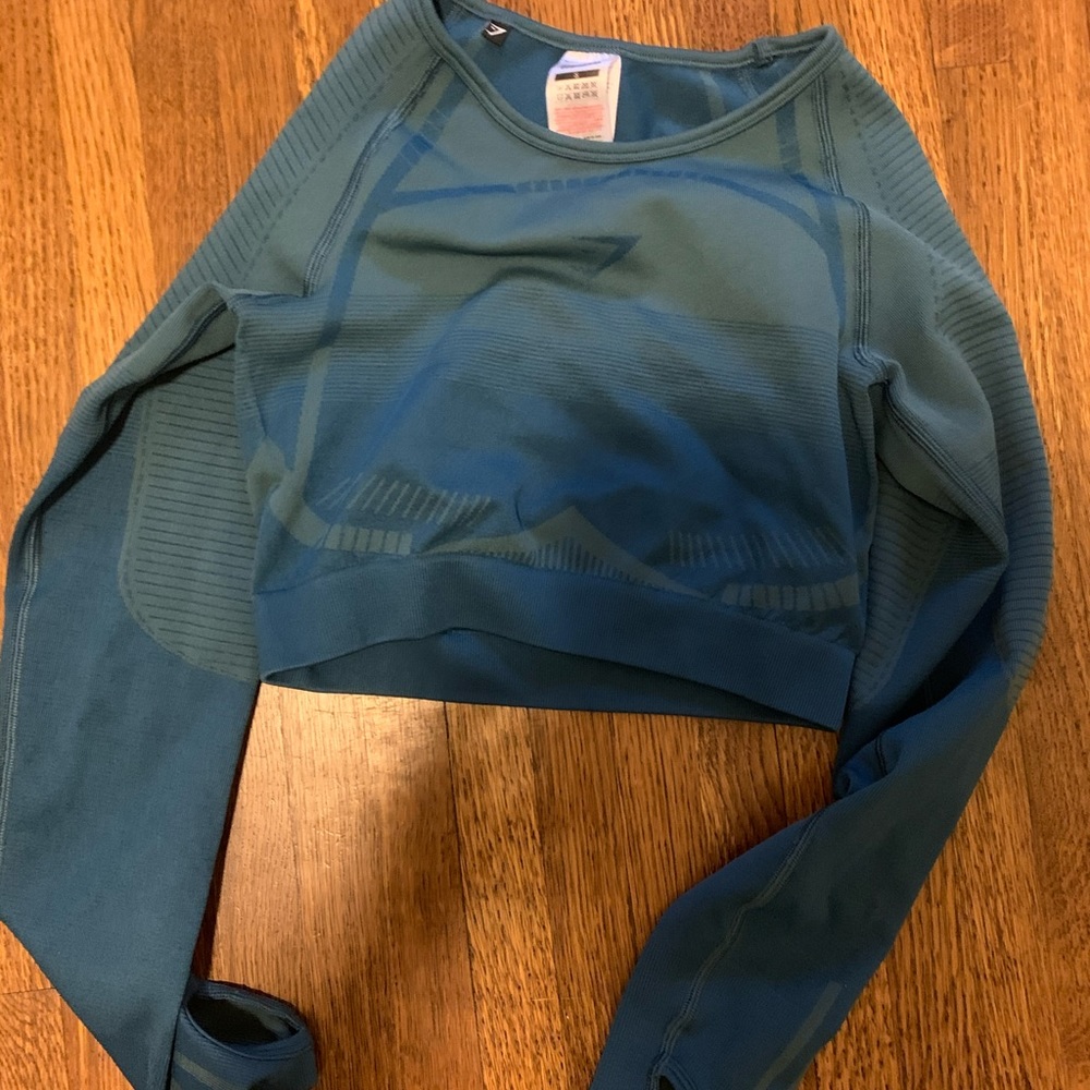 Geo Seamless Long Sleeve Crop Top